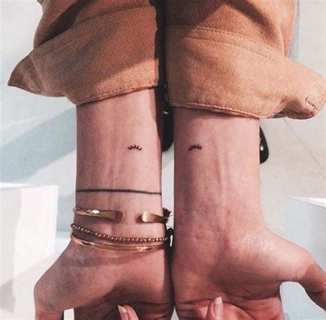💡 13 Delightful Wrist Tattoos ideas, small and delicate! Tiny Tattoo Inc.
