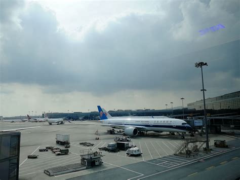  上海宜兰贵斯精品酒店去上海虹桥国际机场远吗？