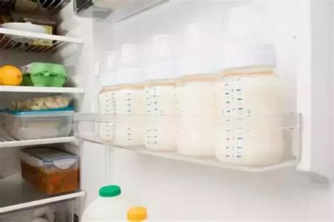  新妈妈们，奶挤出来在冰箱可以存储多长时间（放在保鲜格里？
