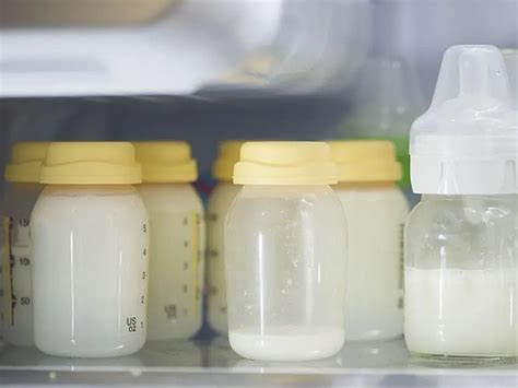  母乳挤出来放冰箱可以存放多久的呢？