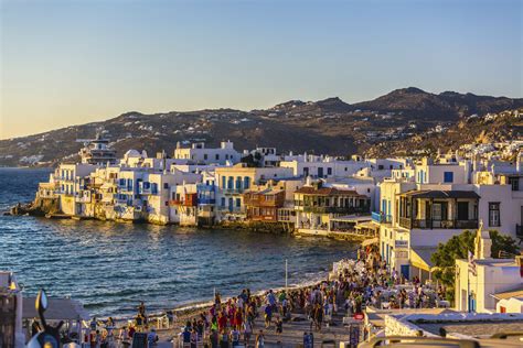  请问希腊的米克诺斯岛和扎金索斯岛哪个更好玩？