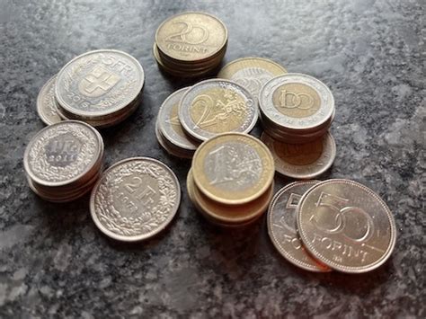   Derzeit muss man Forint in Euro umtauschen