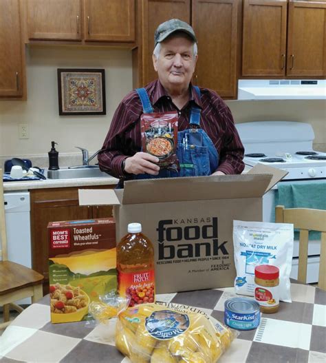  AARP Works with Food Banks to Expand and Start Senior Hunger Programs
