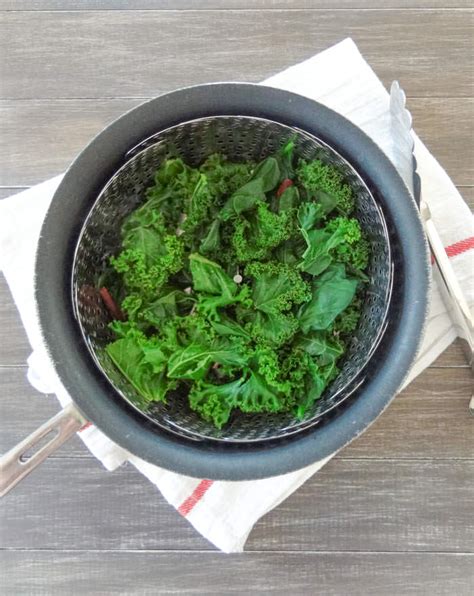  Be sure to serve these greens steamed and pureed to your dog