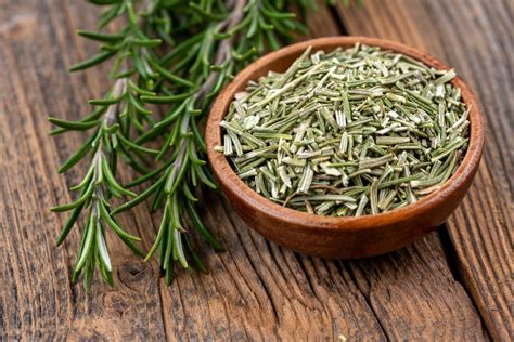  Combine dried rosemary leaves with grapeseed oil