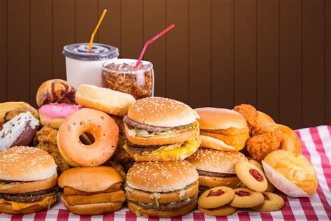  Go to source Tip: Items from fast food restaurants and highly processed foods are high in fat