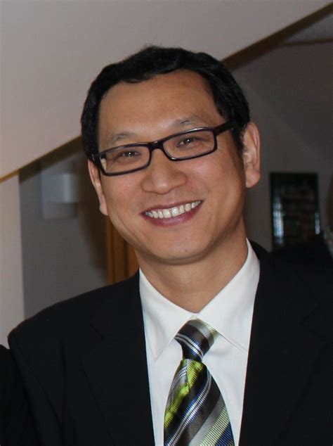  Robert  Jianguang