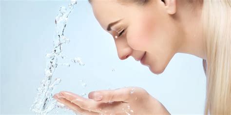  Then, rinse with lukewarm water STEP 2: apply purifier whole packet onto the scalp and hair closest to the scalp