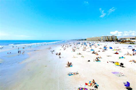  Visit the Beaches South Carolina has some of the most beautiful beaches in the country
