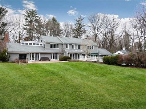  Zillow has 24 homes for sale in Oyster Bay NY