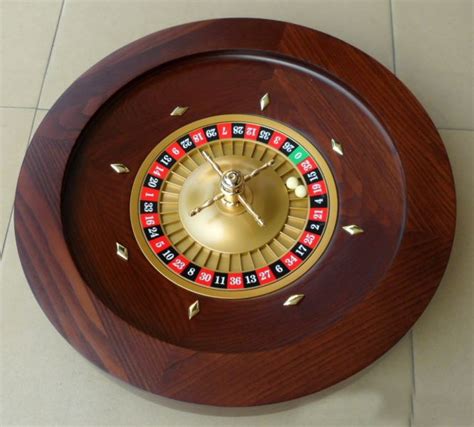  roulette de casino en bois