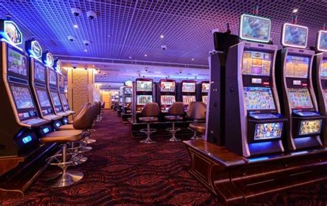  slots hall casino