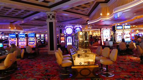  wild vegas casino lobby