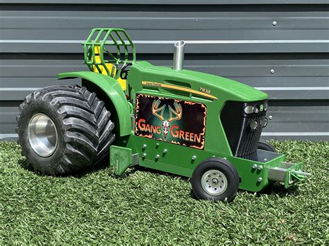 1/10th Scale 4-H RC Pulling Tractor - University of Kentucky