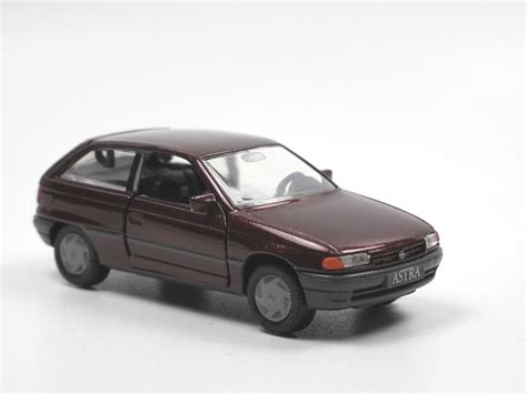 1/43 БГ GAMA Opel Astra за части Модели, Мащабни копия ...