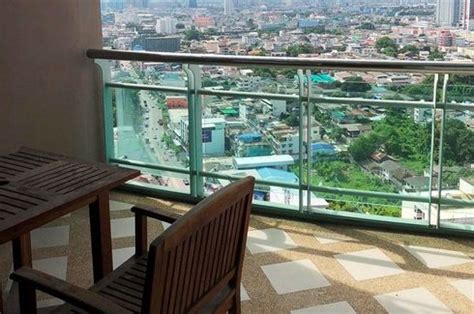 1 Bedroom Condo for rent at Chatrium Residence Riverside