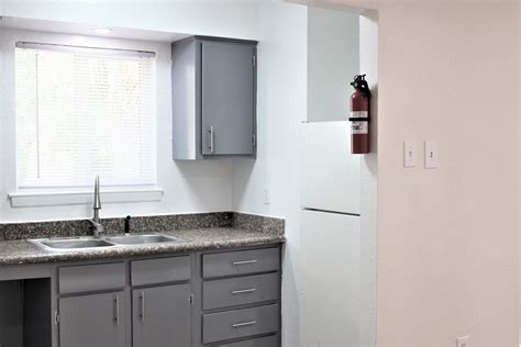 1 bedroom all utilities paid. 611 S Charles St, Baltimore, MD 21230. Videos. Virtual Tour. $2,435 - 2,665. 2 Beds. Dog & Cat Friendly Fitness Center Pool Dishwasher Refrigerator Kitchen In Unit Washer & Dryer Balcony. (667) 802-2515. Fairway Ridge Apartments and Townhomes. 4998 W Forest Park Ave, Baltimore, MD 21207. 