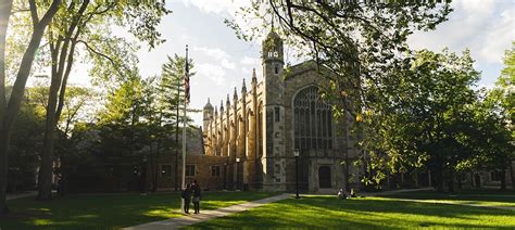 1 block from U of M Law Quad/Ross B-school Campus