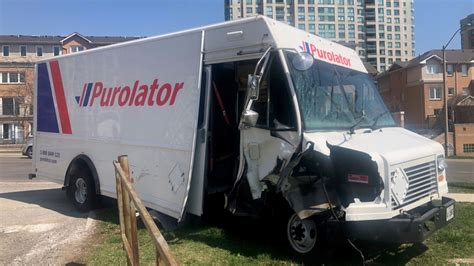 1 charged after stealing Purolator truck, crashing into vehicles in Scarborough
