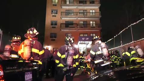1 dead, 3 injured in apartment fire