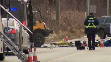 1 dead, 4 rushed to hospital in Caledon crash involving SUV, school bus