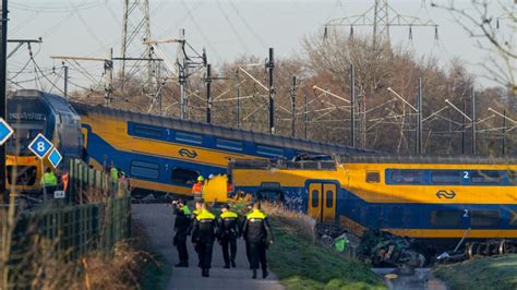 1 dead, several injured in train crash near The Hague