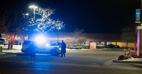 1 dead after parking lot shootout in Aurora