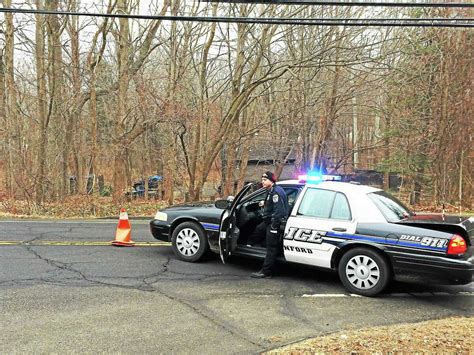 1 dead in North Branford crash - MSN