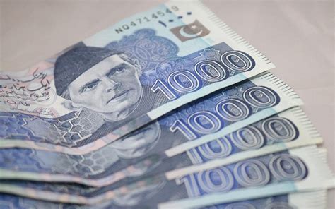 24 ส.ค. 2566 ... FILE - A currency trader counts Pakistani rupee notes as he prepares an exchange for U.S. dollars in Islamabad, Pakistan, Dec. 11, 2017 .... 