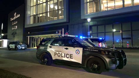 1 seriously injured, 2 other assaulted in Sherway Gardens stabbing; youth arrested