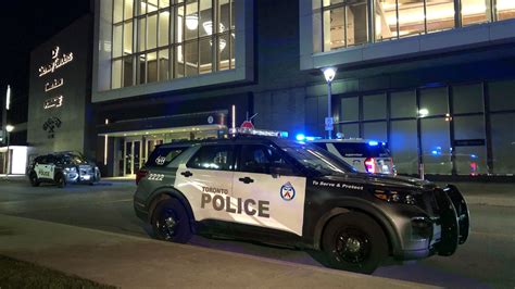 1 seriously injured, 2 others assaulted in Sherway Gardens stabbing; youth arrested