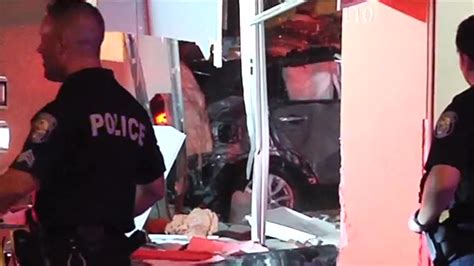 1 transported to hospital after SUV crashes into Hollywood business