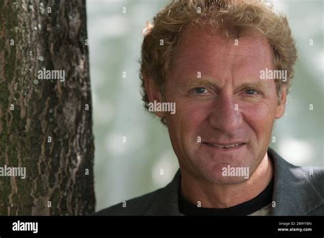 Full Download 1 Who Was The Poet Laureate Between May 1999 And May 2009 