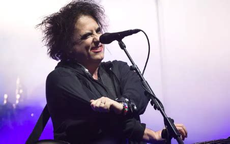 10 Best Robert Smith Songs of All Time - Regeneration Music Project