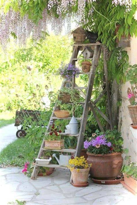 10 Easy Pieces: Stepladder Plant Stands - Gardenista - raincitystudios.com