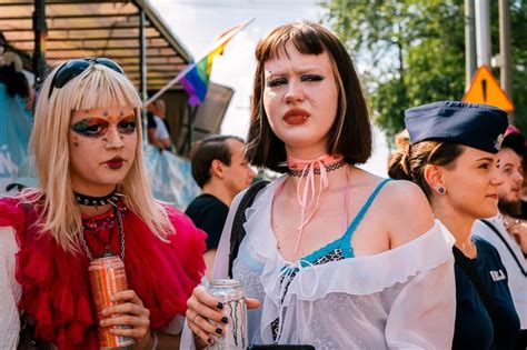 10 Famous Queer Photographers &ndash; Behindmud