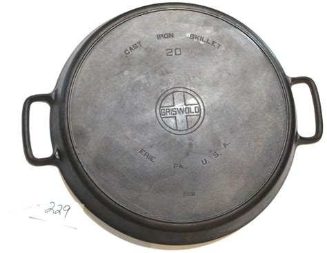 10 Most Valuable Cast Iron Skillet (Super Rare Model Costs $8,000)