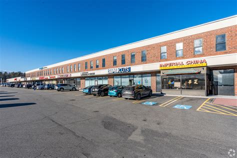 10 Reviews - 220 Maine Mall Rd, South Portland, ME