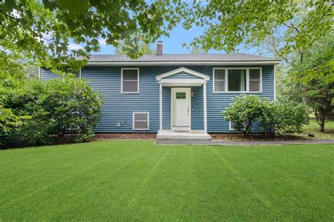 10 Sunnyside Dr, Westerly, RI 02891 MLS# 004418 Redfin