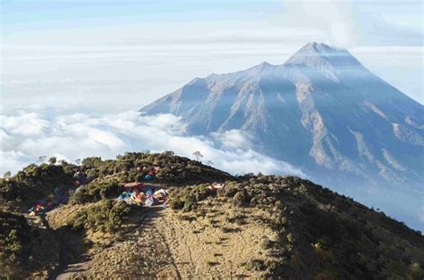 10 Arti Mimpi Tentang Gunung Bisa Jadi Pertanda Arti Mimpi Melihat Gunung Tinggi - Arti Mimpi Melihat Gunung Tinggi