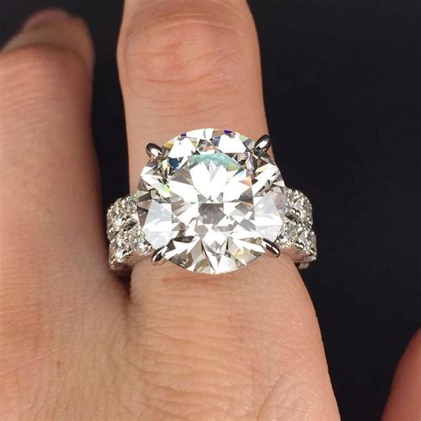 10 carat tiffany diamond ring cost. As of 2014, selling prices for commercial uncut diamonds are estimated to be around $1,850 per carat. Fine rough diamonds sell for more than $2,400 per carat. 