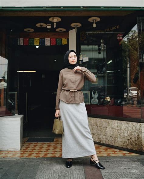 10 Inspirasi Outfit Hijab Simpel Nan Elegan Untuk Model Baju Kantor Terbaru - Model Baju Kantor Terbaru