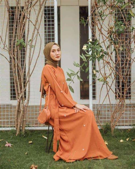 10 Padu Padan Warna Hijab Yang Cocok Untuk Warna Khaki Hijab - Warna Khaki Hijab