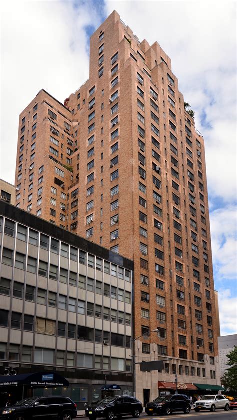 10 park avenue. 10 Hanover Square. 520 W 48th St. Manhattan Park. 15 Cliff. See Fewer. The 1 bedroom condo at 16 Park Ave #5B, New York, NY 10016 is comparable and priced for sale at $645,000. Another comparable condo, 16 Park Ave #2D, Manhattan, NY 10016 recently sold for $575,000. Murray Hill and Turtle Bay are nearby neighborhoods. 