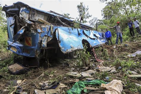 10 people returning from a funeral die in Kenya bus crash