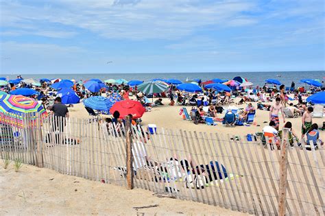 Know the weather forecast and sea conditions in Rehoboth Beach for t