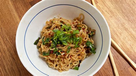 10-minute chili noodles for an easy summer burn