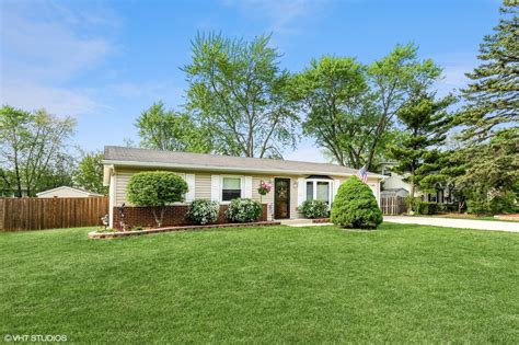 100 lee lane bolingbrook il. Sold - 223 Lee Ln, Bolingbrook, IL - $231,000. View details, map and photos of this single family property with 3 bedrooms and 2 total baths. MLS# 11864398. 