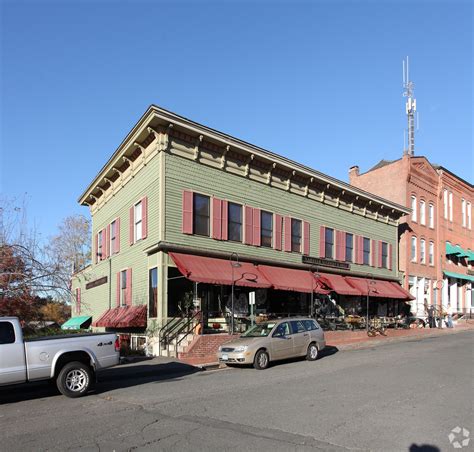 100 main st