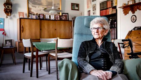 100-årige Vera fik corona: